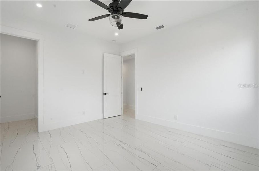 Spacious, unfurnished interior of a new home in , Englewood (Image 70).
