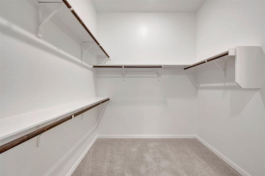 Spacious, unfurnished interior of a new home in Heritage, Dripping Springs (Image 19).