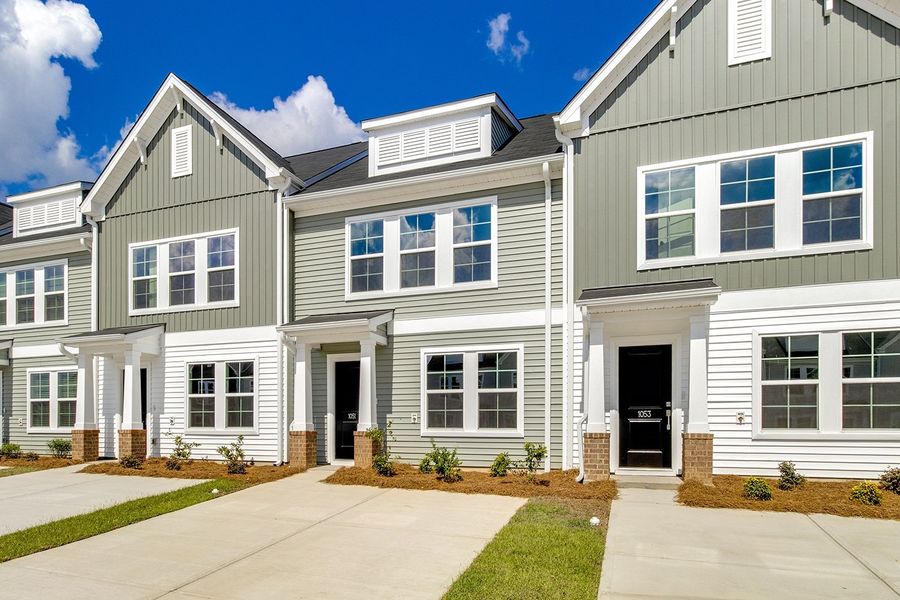 Image 30 of a home in Astoria.