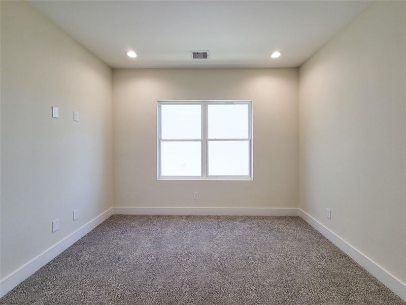 Spacious, unfurnished interior of a new home in , Houston (Image 34).