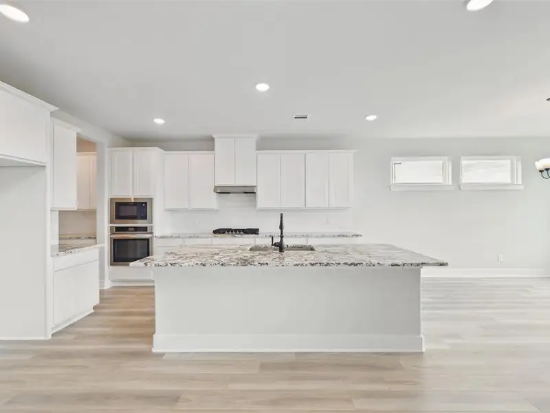 Furnished interior view inside a new home in Lago Mar, Texas City (Image 9).