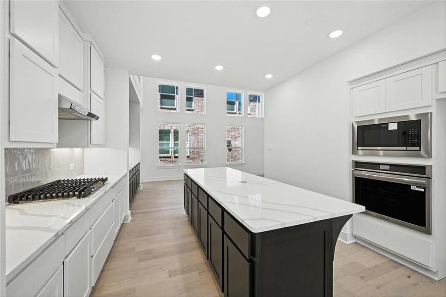 811SunflowerTrailANGECM005 811SunflowerTrailANGECM005