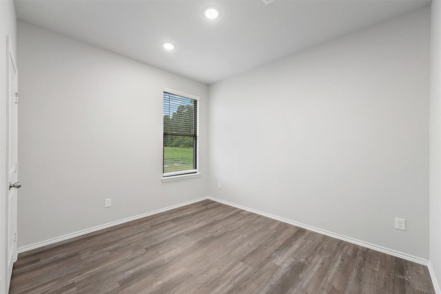 Spacious, unfurnished interior of a new home in , Lufkin (Image 23).