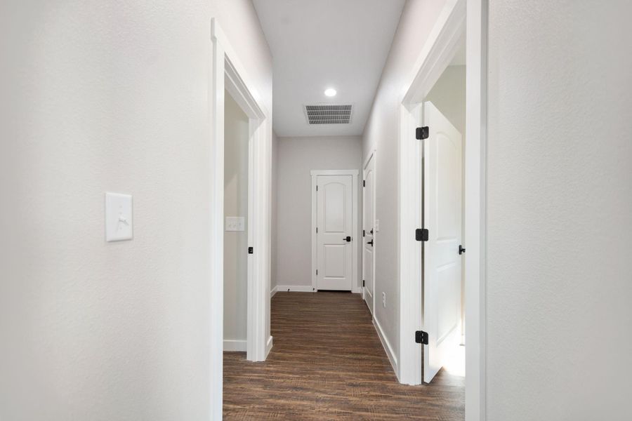 Spacious, unfurnished interior of a new home in , Huntington (Image 20).