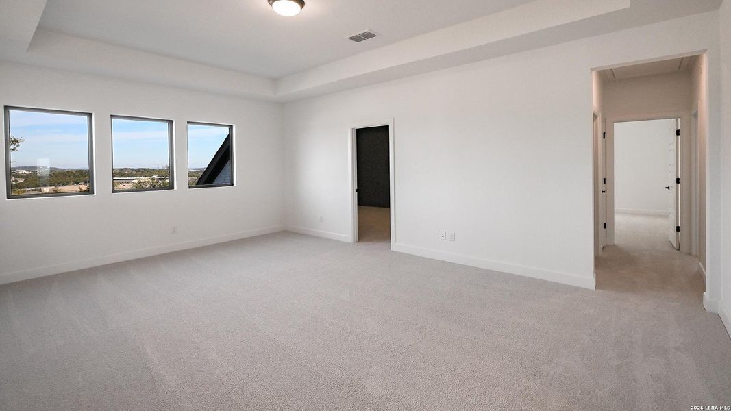 Spacious, unfurnished interior of a new home in Johnson Ranch, Bulverde (Image 27).