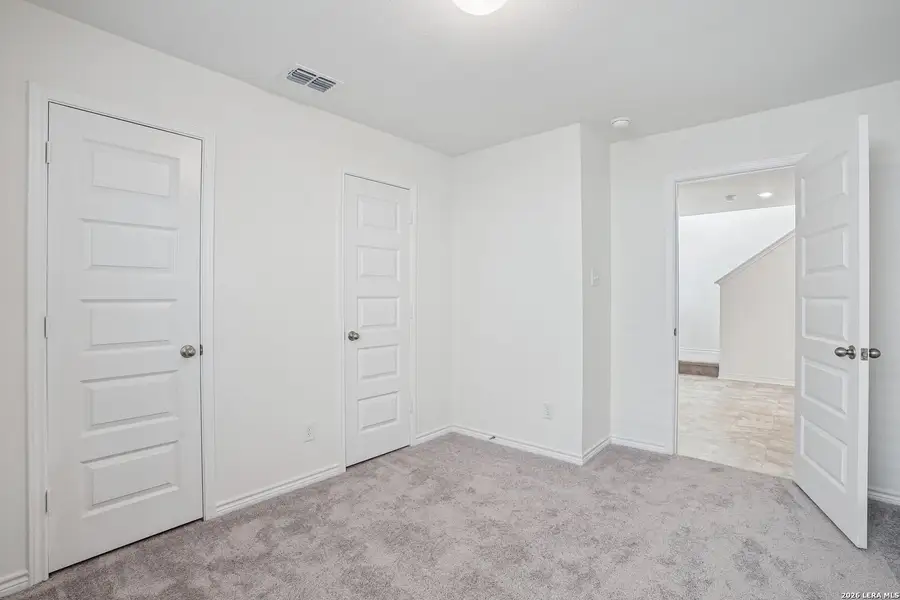 Spacious, unfurnished interior of a new home in Medina Crossing, Von Ormy (Image 22).