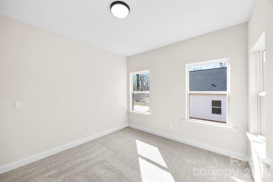 Spacious, unfurnished interior of a new home in , Kings Mountain (Image 32).