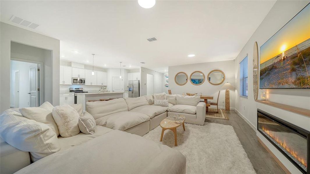 Furnished interior view inside a new home in Lorraine Lakes at Lakewood Ranch, Lakewood Ranch (Image 12).