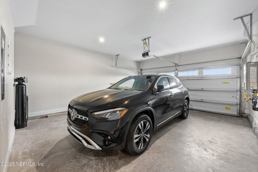 Furnished interior view inside a new home in , Jacksonville (Image 14).