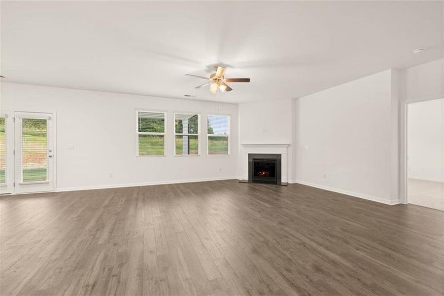 Spacious, unfurnished interior of a new home in Bridle Creek, Locust Grove (Image 23).