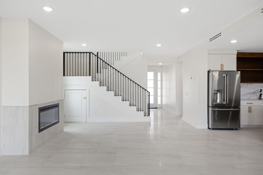 Spacious, unfurnished interior of a new home in , Georgetown (Image 30).