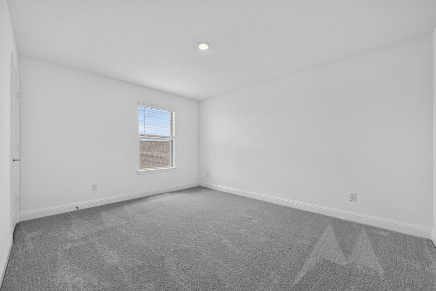 Spacious, unfurnished interior of a new home in Madero 50s, Fort Worth (Image 23).