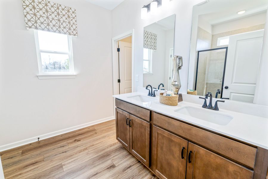 Furnished interior view inside a new home in Laurelwood Park, Gallatin (Image 12). Furnished interior view inside a new home in Laurelwood Park, Gallatin (Image 12).