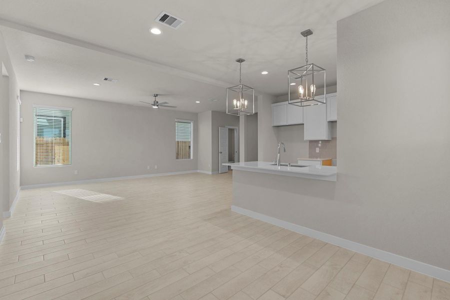 Spacious, unfurnished interior of a new home in , Houston (Image 21).