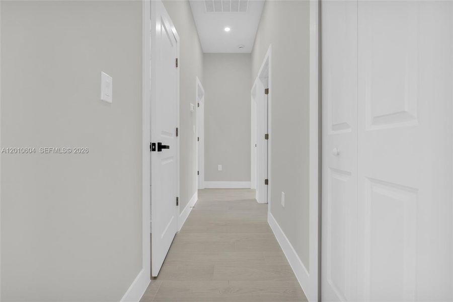 Spacious, unfurnished interior of a new home in , Lehigh Acres (Image 20).