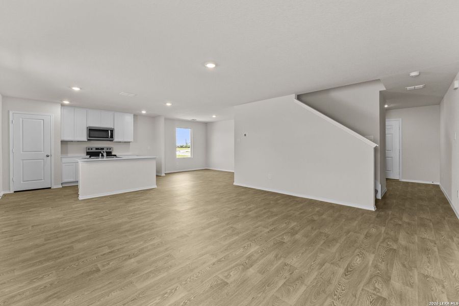 Spacious, unfurnished interior of a new home in Swenson Heights, Seguin (Image 13).