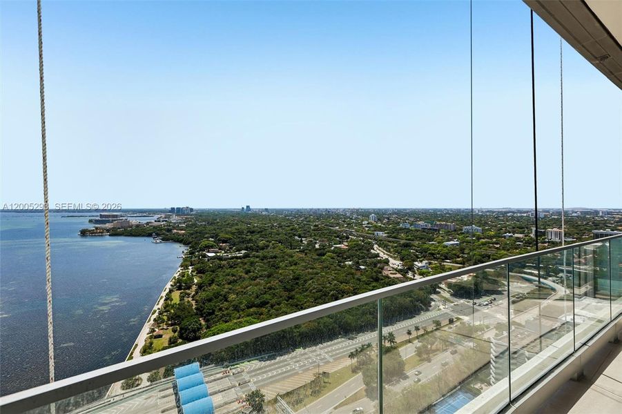 Condo located in Miami, FL showcasing its design and architecture (Image 27). Condo located in Miami, FL showcasing its design and architecture (Image 27).