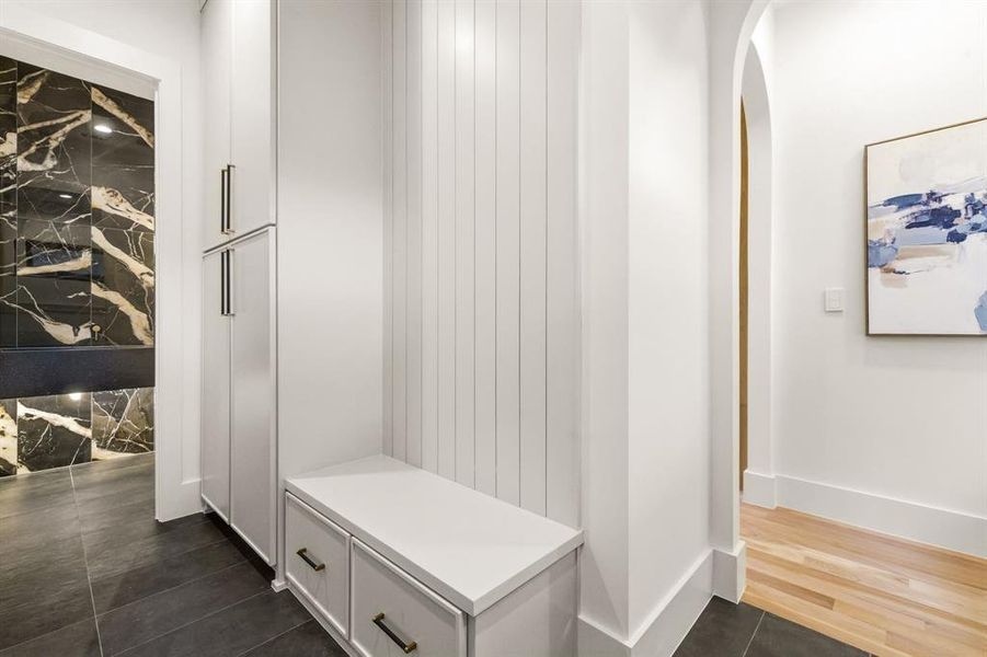 Furnished interior view inside a new home in , Dallas (Image 30).