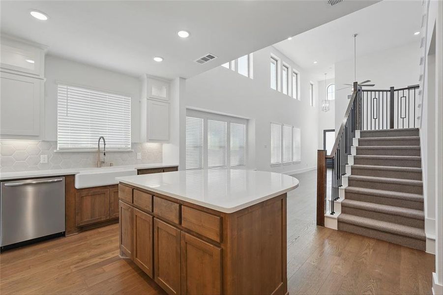 2836HollandCourtLNDNP004 2836HollandCourtLNDNP004