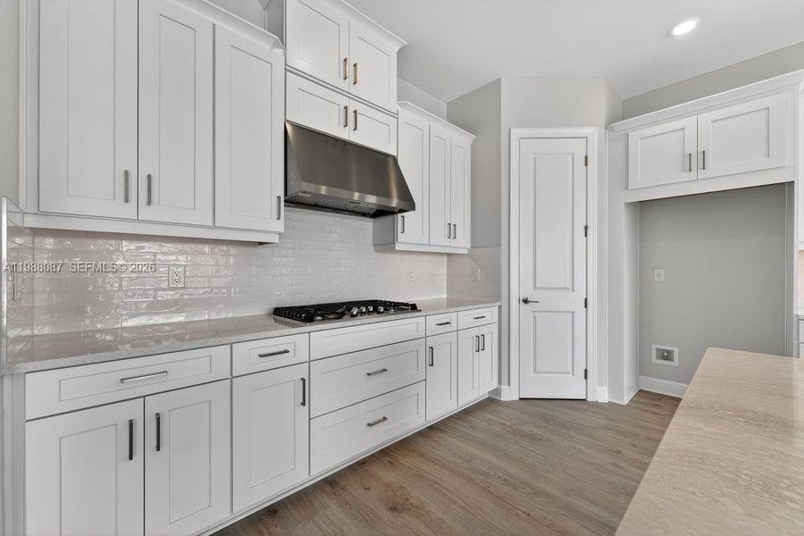 26891 Victoria Place - Ready Now!