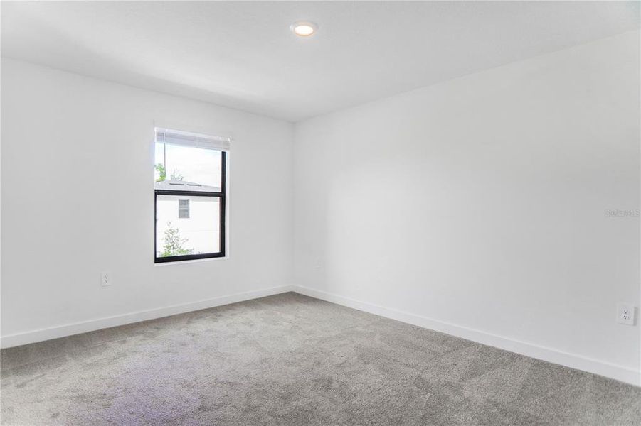 Spacious, unfurnished interior of a new home in , Kissimmee (Image 13).