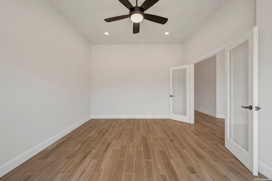 Spacious, unfurnished interior of a new home in Davis Ranch 50', San Antonio (Image 38).