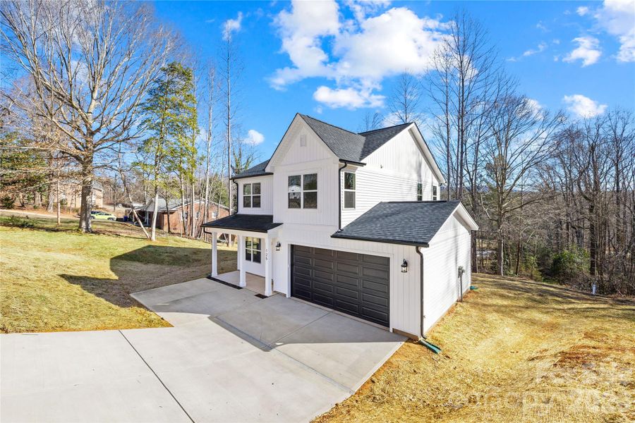 Front exterior of a new home in , Kings Mountain, NC, highlighting curb appeal (Image 22).
