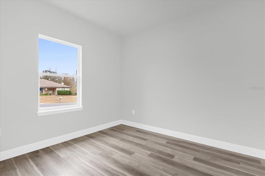 Spacious, unfurnished interior of a new home in , Ocala (Image 24).