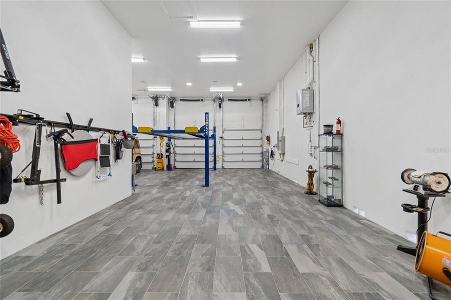Spacious, unfurnished interior of a new home in , Tampa (Image 23). Spacious, unfurnished interior of a new home in , Tampa (Image 23).