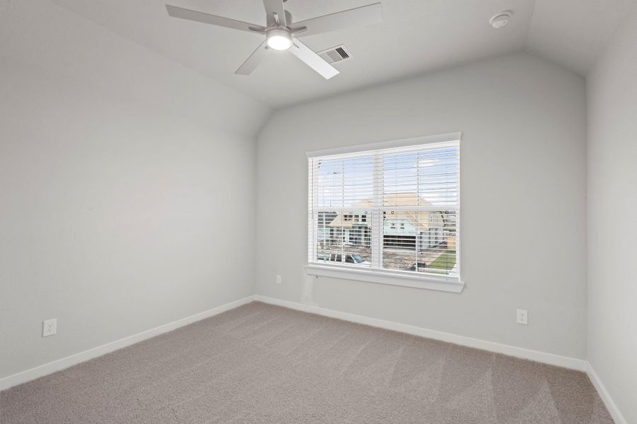 Spacious, unfurnished interior of a new home in Briarwood Crossing, Rosenberg (Image 36).