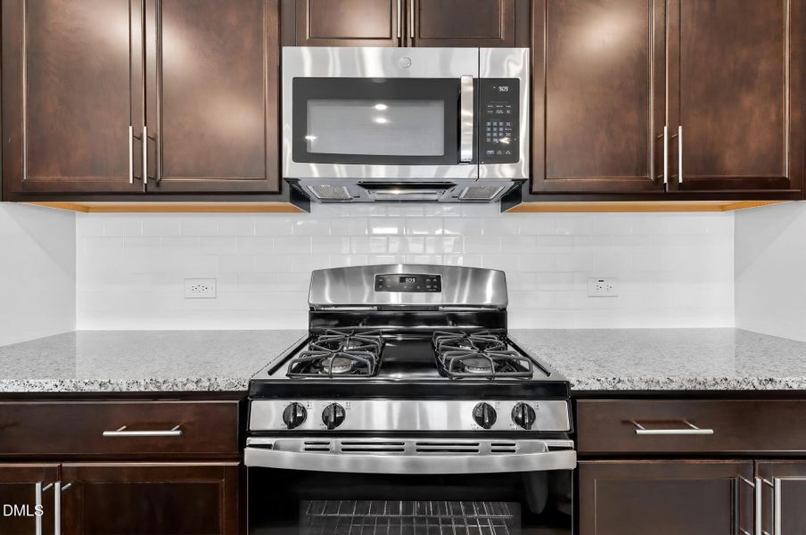 12_322_Marmalade_Sky_Ln-Kitchen-copy