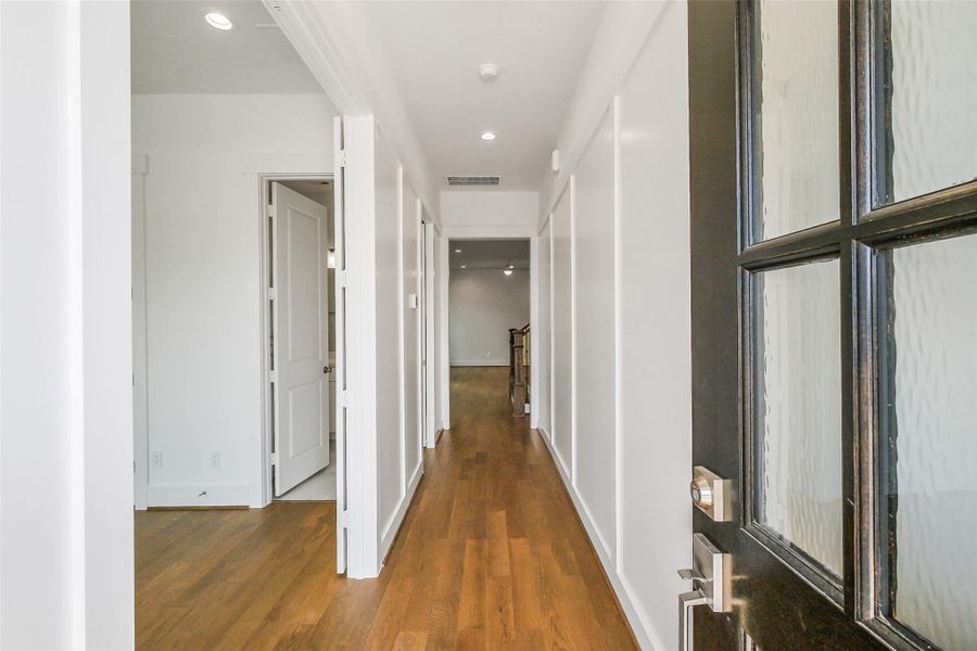 Spacious, unfurnished interior of a new home in Timbergrove Trails, Houston (Image 29).