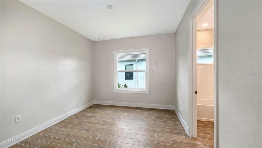 Spacious, unfurnished interior of a new home in Grand Park, Sarasota (Image 37).