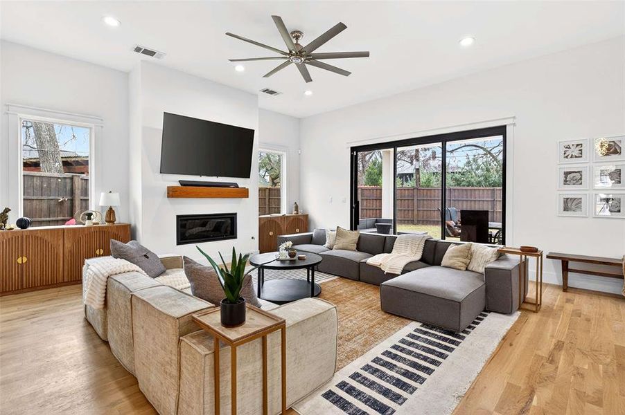 Furnished interior view inside a new home in , Dallas (Image 27).