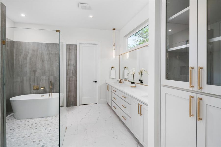 Furnished interior view inside a new home in , Dallas (Image 31).