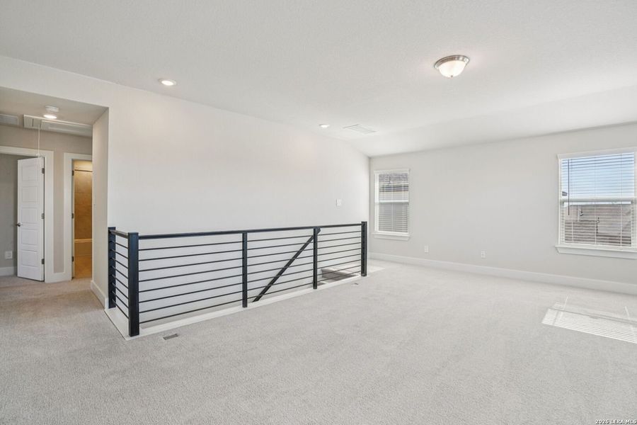 Spacious, unfurnished interior of a new home in Carmel Ranch, Schertz (Image 30).