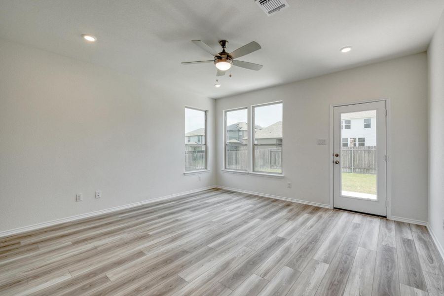 Spacious, unfurnished interior of a new home in Sonterra - Cool Water, Jarrell (Image 18).