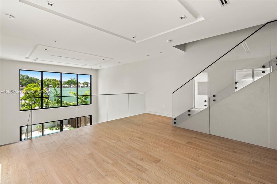 Spacious, unfurnished interior of a new home in , Miami (Image 16).