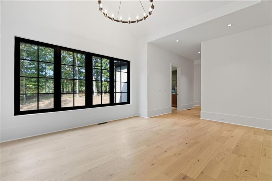 Spacious, unfurnished interior of a new home in , Alpharetta (Image 89).