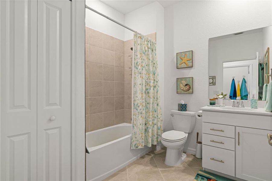 Furnished interior view inside a new home in , Punta Gorda (Image 46).