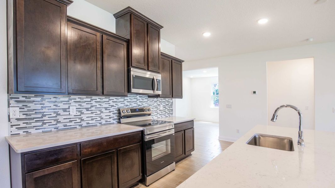 Furnished interior view inside a new home in Sugarmill Woods, Homosassa (Image 7).