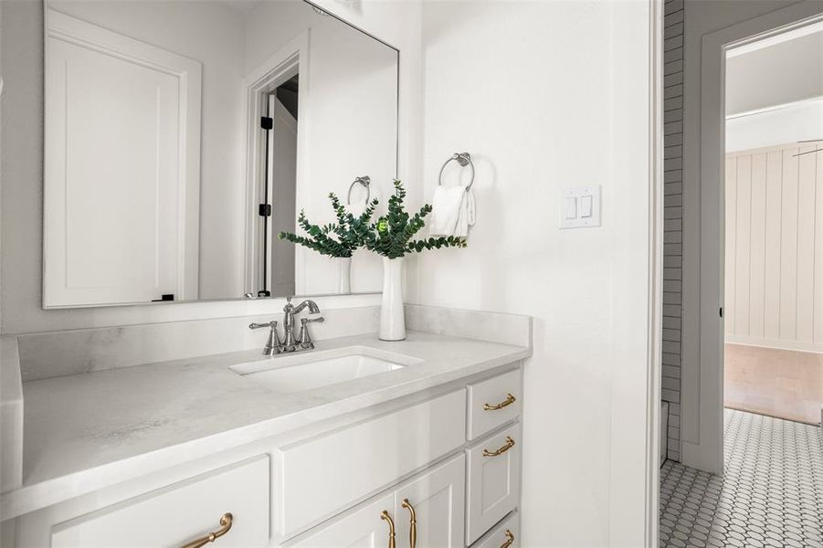 Furnished interior view inside a new home in , Waxahachie (Image 33).