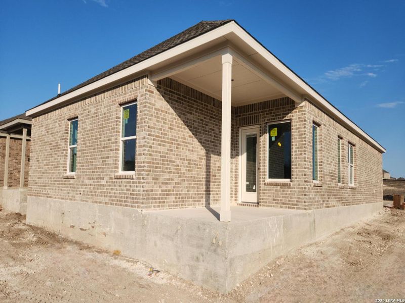 Exterior details and patio area of a home in Arcadia Ridge, San Antonio (Image 2). Exterior details and patio area of a home in Arcadia Ridge, San Antonio (Image 2).