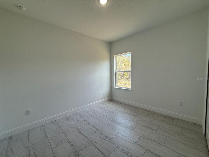 Spacious, unfurnished interior of a new home in , Citrus Springs (Image 20).
