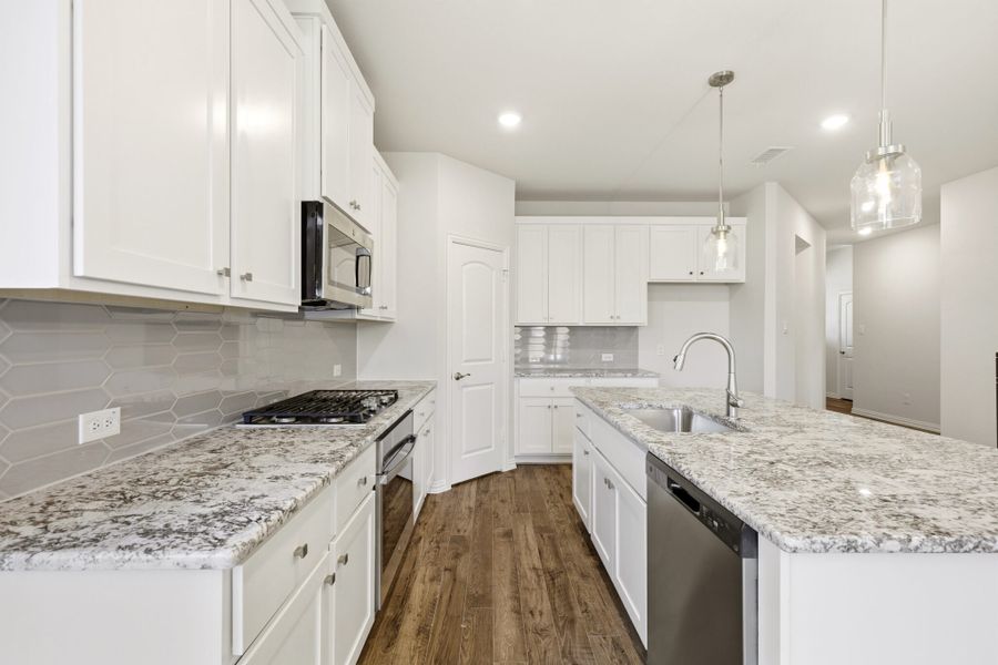 Furnished interior view inside a new home in Elevon, Lavon (Image 10).