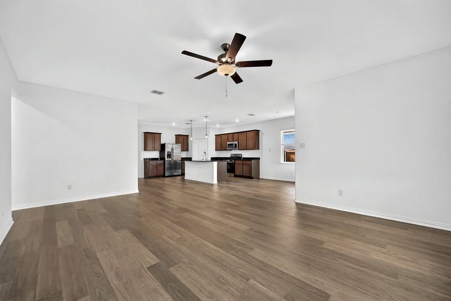 Spacious, unfurnished interior of a new home in River Ridge, Crandall (Image 15). Spacious, unfurnished interior of a new home in River Ridge, Crandall (Image 15).