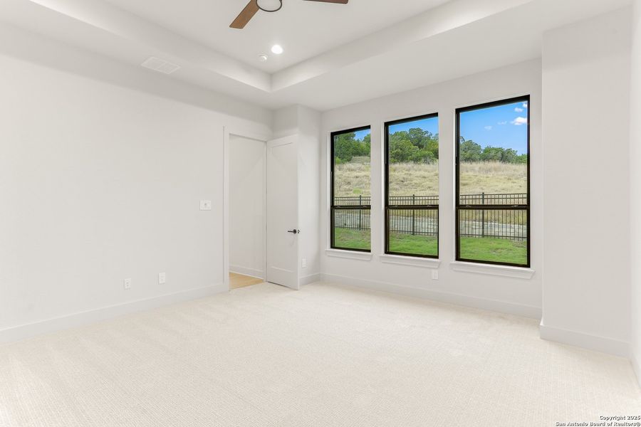 Spacious, unfurnished interior of a new home in Esperanza - 70', Boerne (Image 26).
