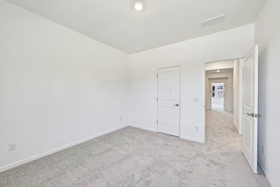 Spacious, unfurnished interior of a new home in Terraces at the Exchange, Fort Mill (Image 22).