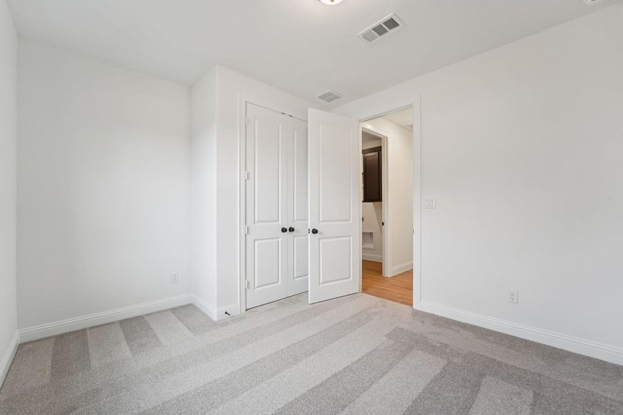 Spacious, unfurnished interior of a new home in Evergreen 55', Conroe (Image 47).