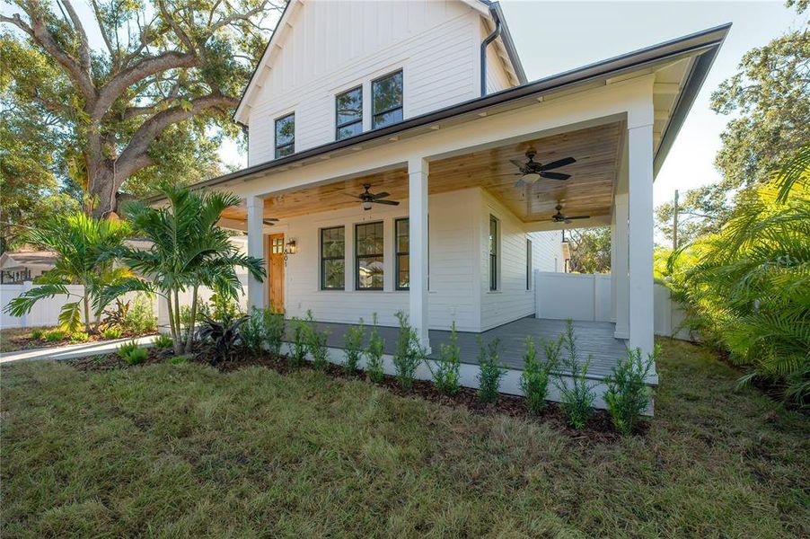 Exterior details and patio area of a home in , Tampa (Image 32).